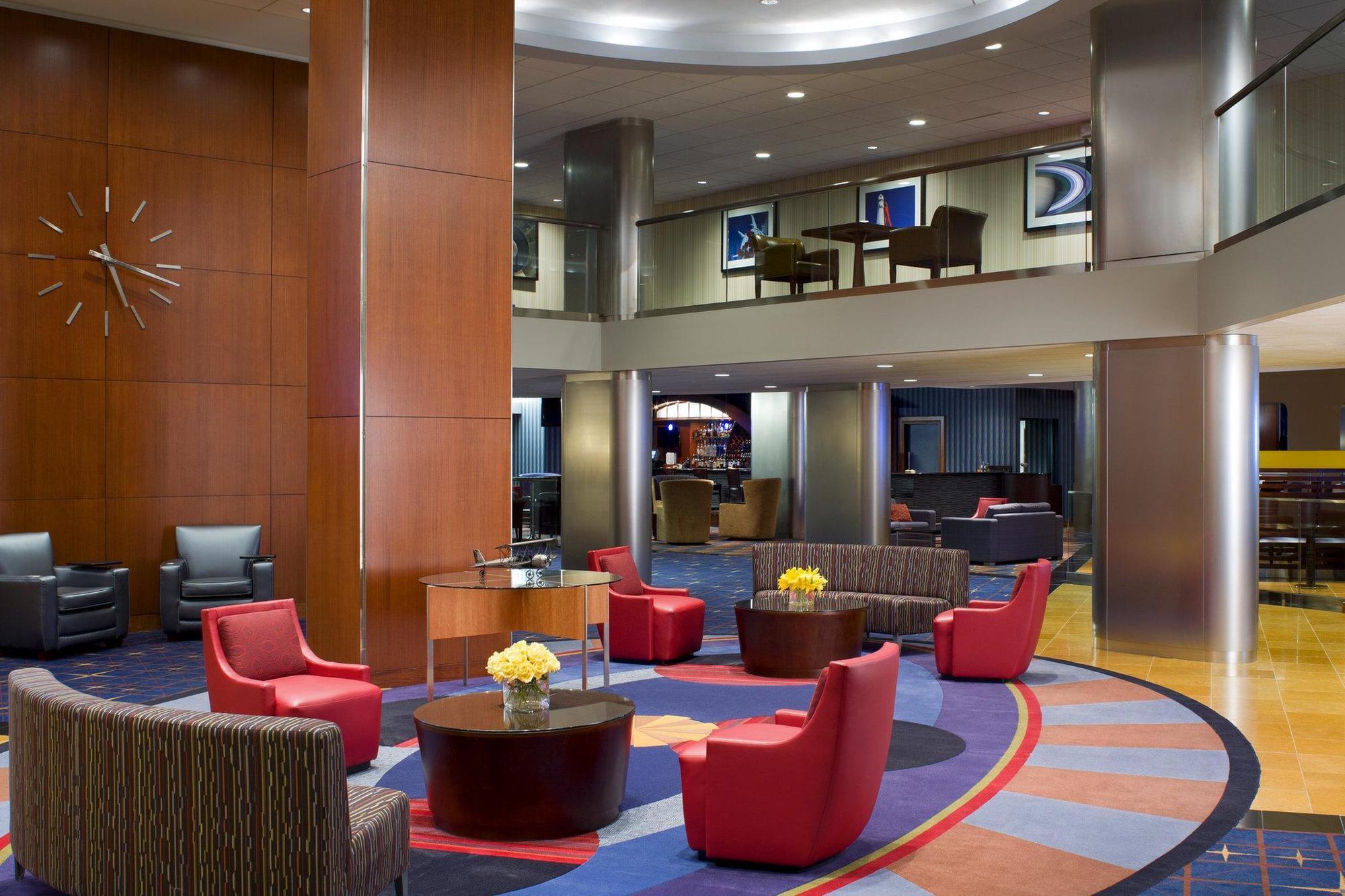 Sheraton Cleveland Airport Hotel Esterno foto
