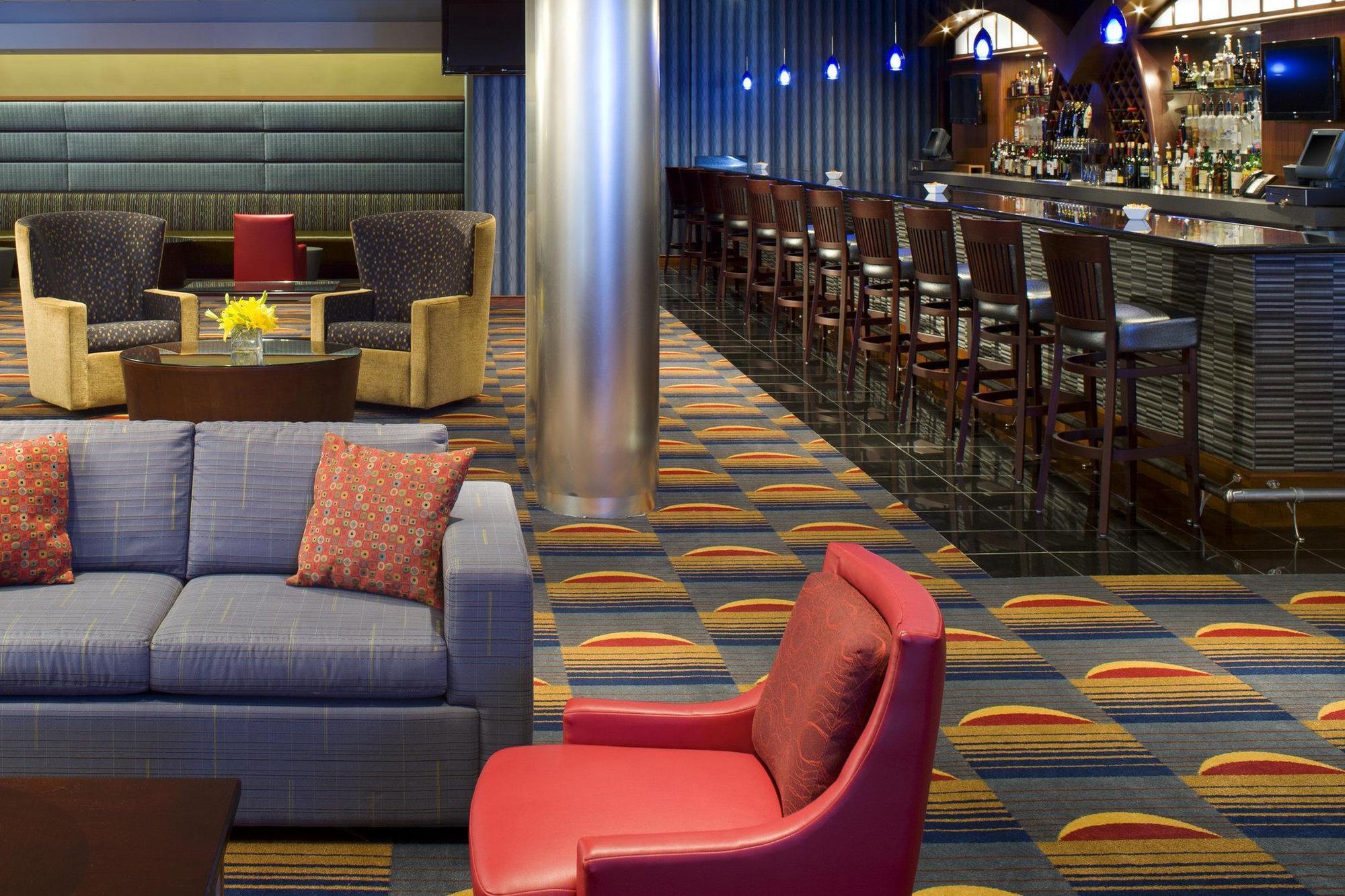 Sheraton Cleveland Airport Hotel Esterno foto
