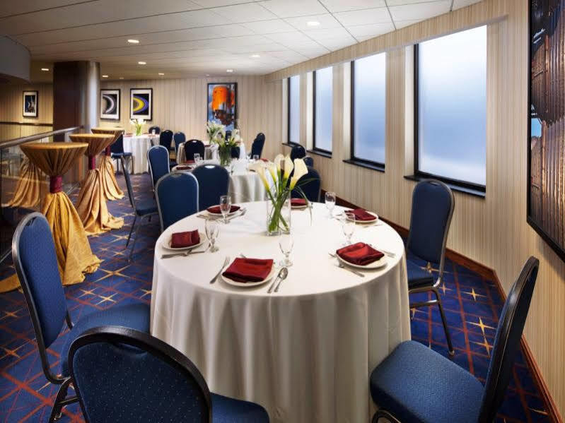 Sheraton Cleveland Airport Hotel Esterno foto