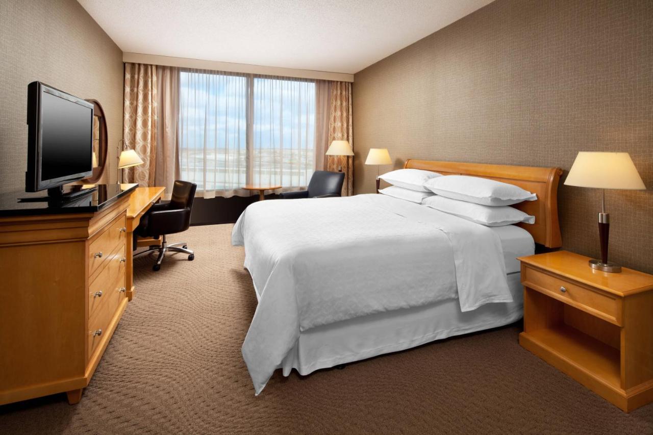 Sheraton Cleveland Airport Hotel Esterno foto