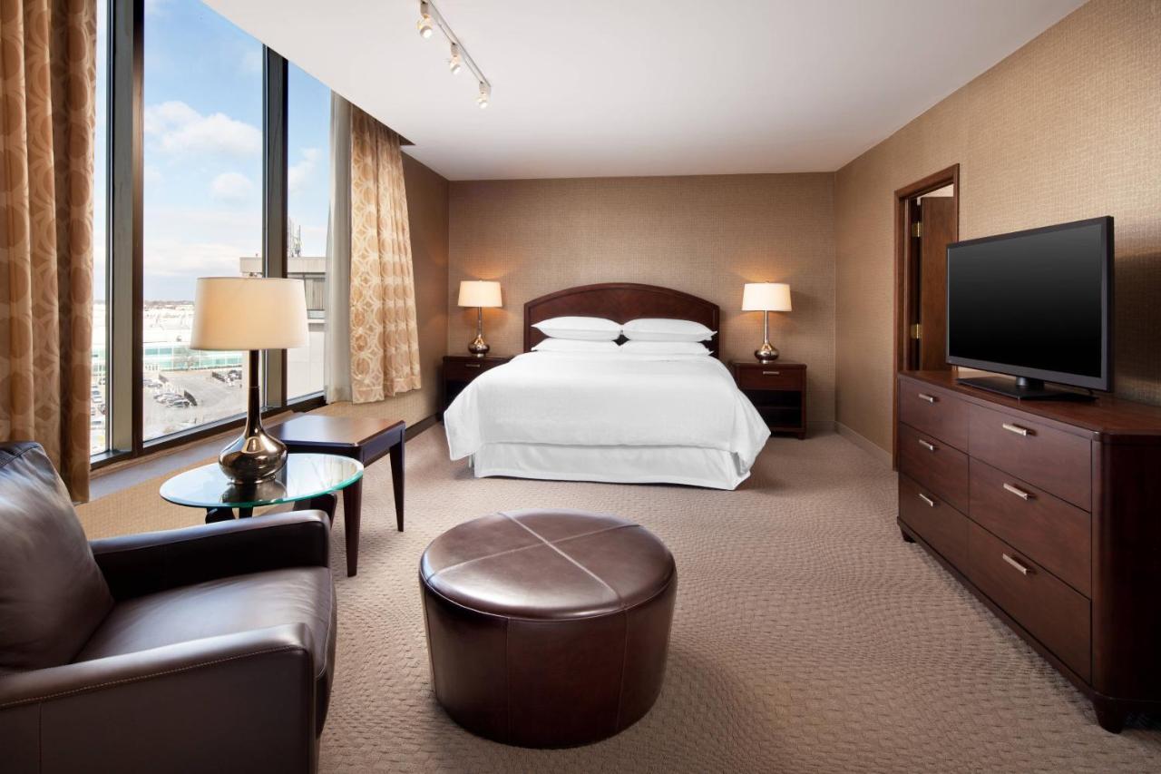 Sheraton Cleveland Airport Hotel Esterno foto