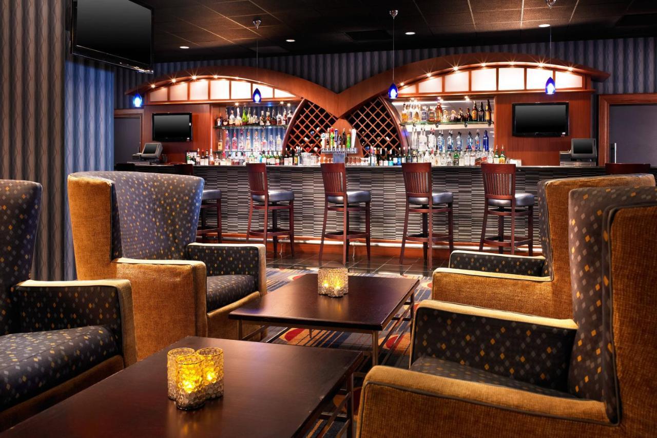 Sheraton Cleveland Airport Hotel Esterno foto